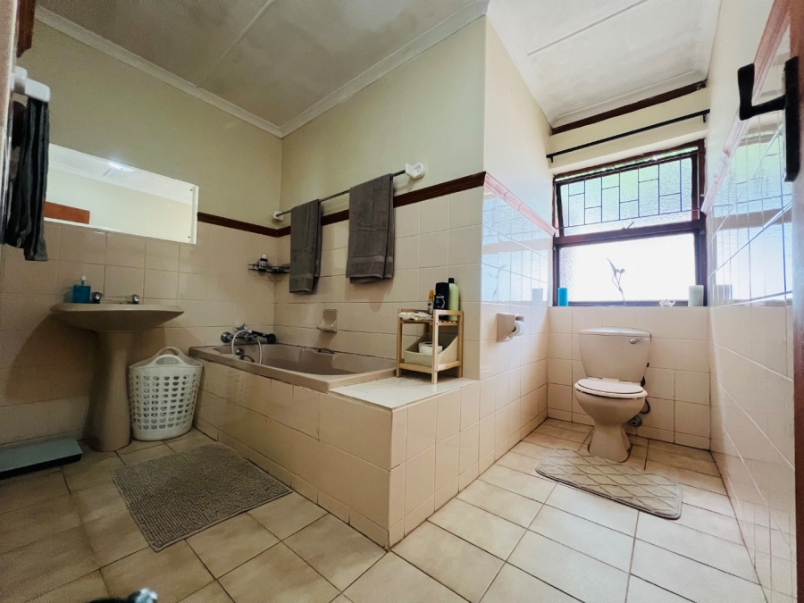 4 Bedroom Property for Sale in Twee Rivieren Western Cape